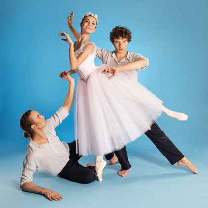 0001_vive_le_ballet_491244924_1231131302351645_4543284741443342193_n_1745000819-517e476cac784437454f7e960f314499.jpg